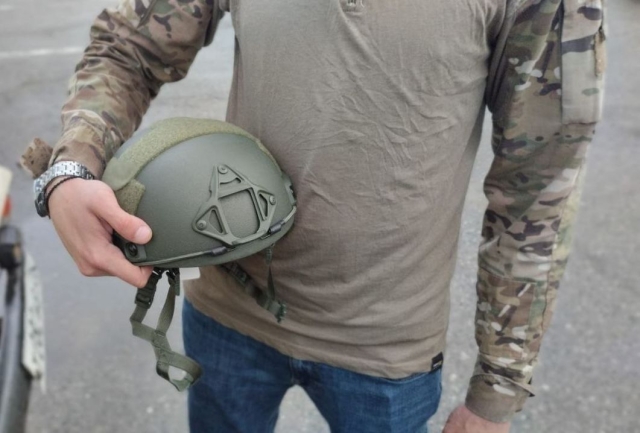 <i>Подаренный жителями Кисловодска шлем спас жизнь бойцу в зоне СВО</i>