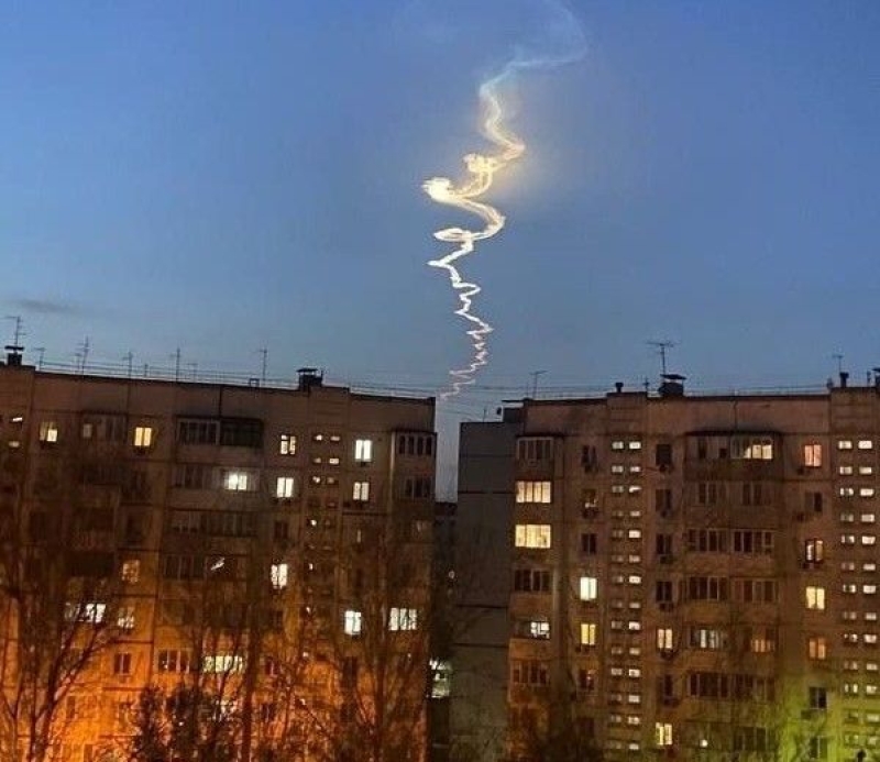 Жители востока Ставрополья увидели след от запуска ракеты с полигона Капустин Яр