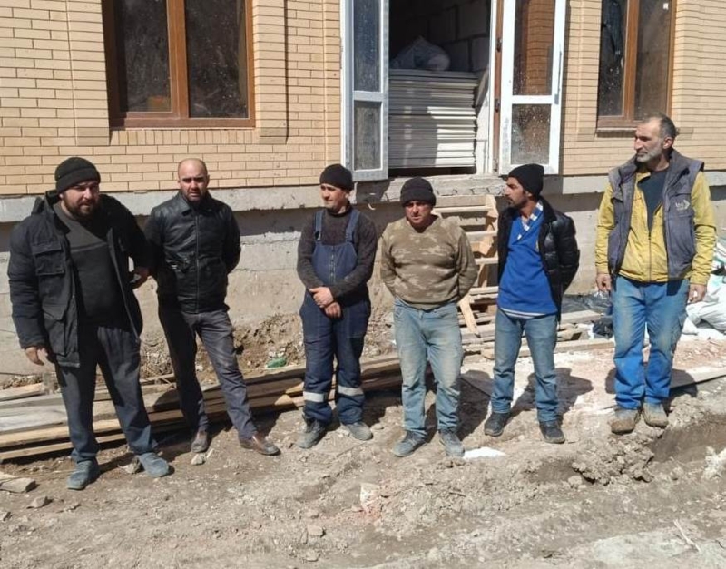 В Магасе полиция выявила на стройке 6 нелегальных гастарбайтеров - граждан Азербайджана