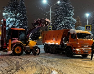 Коммунальщики за ночь высыпали на дороги Ставрополя 1,4 тысячи тонн реагентов