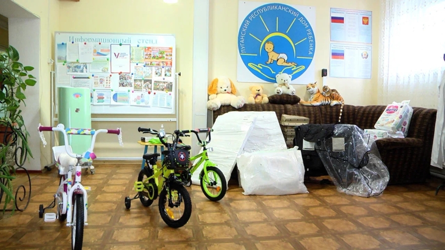 Представители общественной организации «Алания» передали гуманитарную помощь в Луганский дом ребёнка