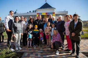 В Ставрополе волонтёры «Зеленого десанта» высадили 200 саженцев на территории нового детсада
