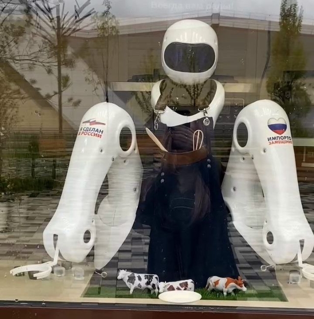 <i>Вкалывают роботы: В кафе Ставрополя появился «железный» бариста</i>