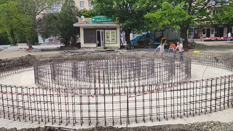 В Ставрополе в сквере на улице Ленина собрали каркас будущего фонтана