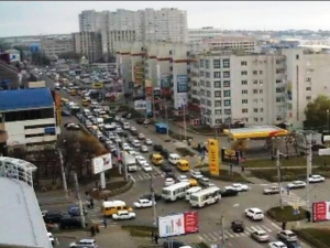 В Ставрополе пробки достигли отметки в девять баллов