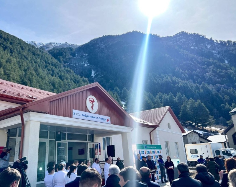 В КБР Новак и Коков открыли новую амбулаторию в высокогорном селении Эльбрус