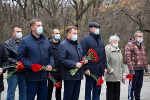 В Ставрополе у «Холодного родника» почтили память жертв политических репрессий