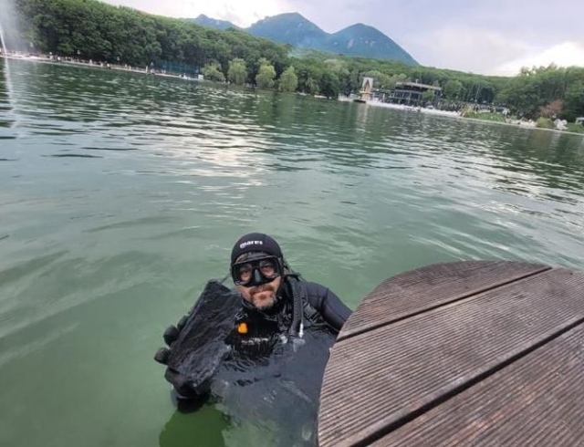 <i>В Курортном озере Железноводска водолазы нашли железную руду</i>