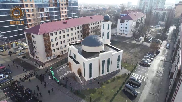 <i>В Грозном открыли новую мечеть вместимостью до 500 человек</i>