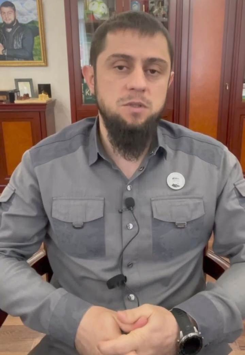 Чиновники в Чечне поддержали сына Кадырова за избиение поджигателя Корана