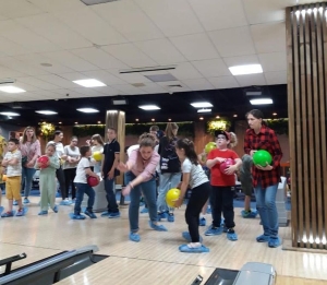 В Ставрополе для детей с ОВЗ провели турнир по боулингу