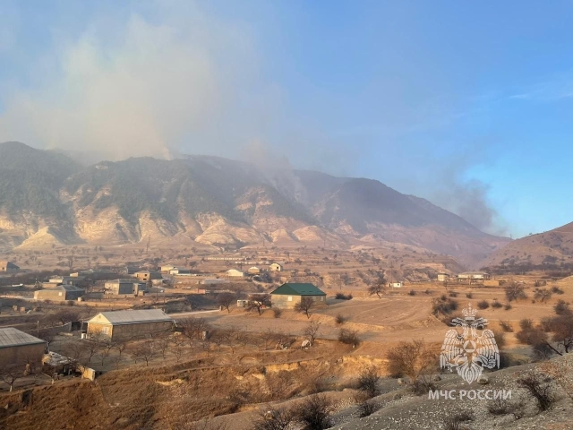 <i>Лесной пожар в Левашинском районе Дагестана тушат неделю</i>