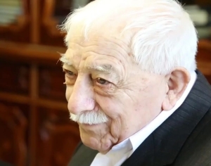 Салман Дадаев поздравил с 97-летием ветерана Гаджи Инчилова