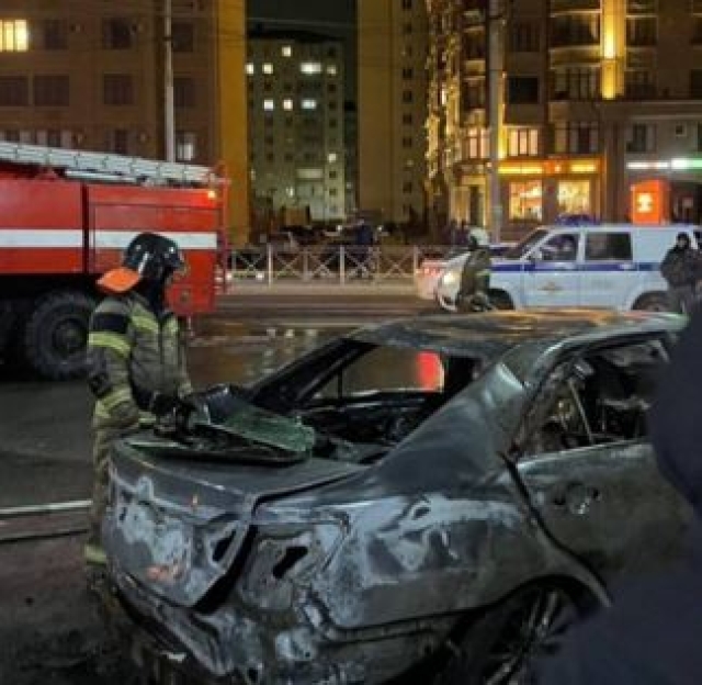 <i>Житель Дагестана выжил после взрыва автомобиля</i>