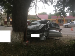 В Буденновском округе в ДТП погиб 37-летний водитель иномарки