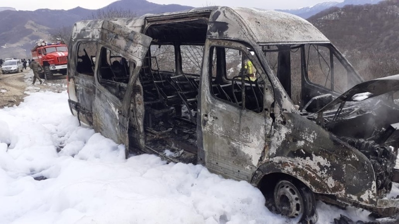 В Карачаево-Черкесии загорелся автобус с паломниками