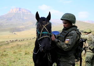 Горные мотострелки в Карачаево-Черкесии подготовили лошадей к лету