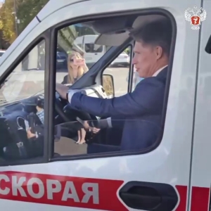 Глава Минздрава РФ опробовал новую машину скорой помощи в КБР