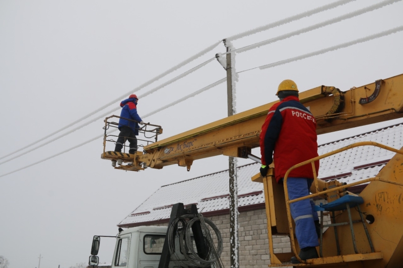Дополнительные бригады энергетиков переброшены в Дагестан