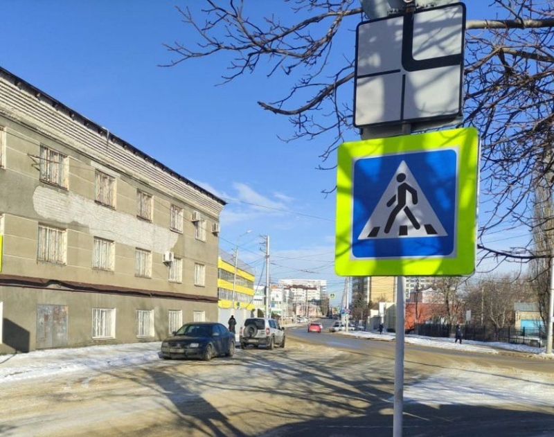 В Ставрополе установили 100 новых дорожных знаков с флуоресцентным материалом
