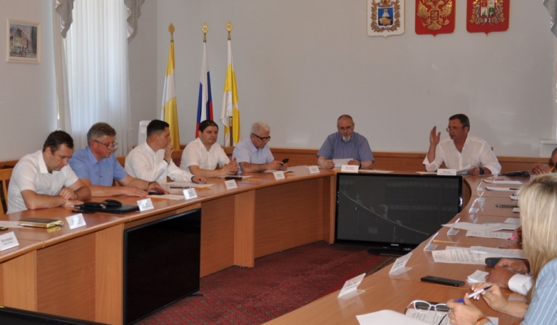 Транспортную безопасность мостов и состояние городских лесов обсудили в Думе Ставрополя