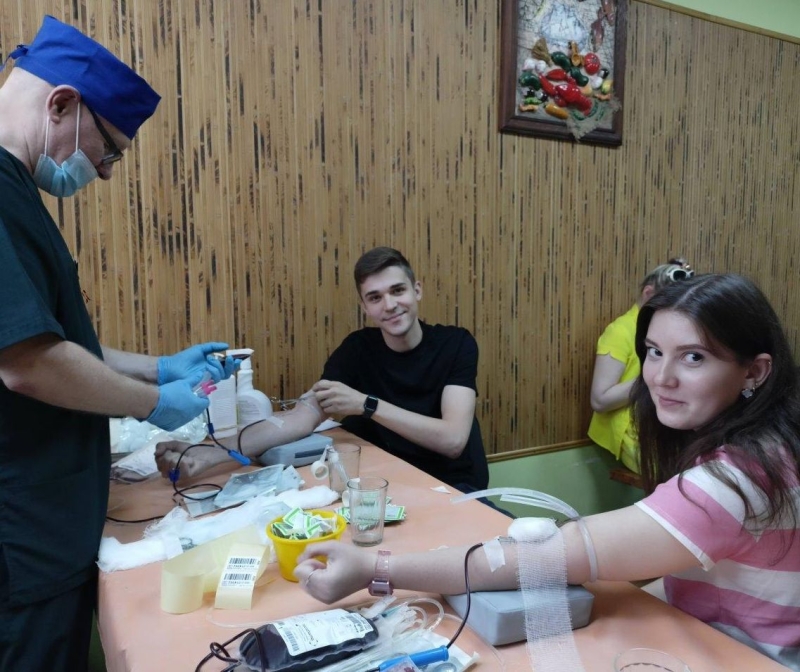 На Каскаде Кубанских ГЭС доноры сдали 15 литров крови