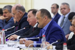 Глава Дагестана призвал земляков не поддаваться на манипуляции