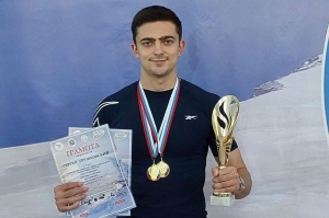 Студент из Ессентуков стал двукратным чемпионом Первенства СКФО и ЮФО по пауэрлифтингу