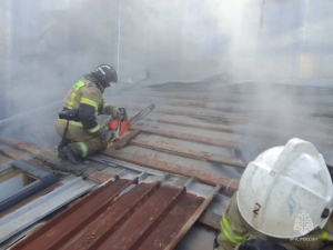Во Владикавказе жильцов дома эвакуировали из-за горящего чердака