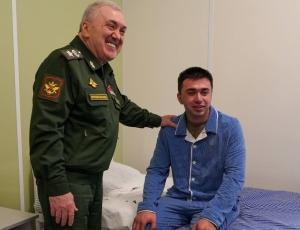 Замминистра обороны проинспектировал работу госпиталя во Владикавказе