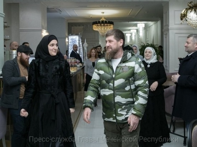 Рамзан Кадыров и его дочь Айшат - молодой дизайнер 