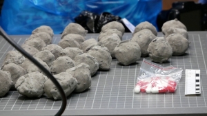 В КЧР задержаны сбытчики прегабалина, маскировавшие вещество под камни