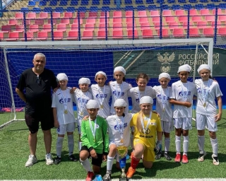 Команда юных футболисток Ставрополя вернулась домой с золотом из Астрахани