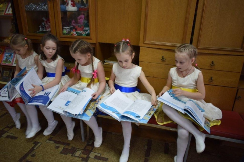 Каскад Кубанских ГЭС подарил ставропольским библиотекам книгу