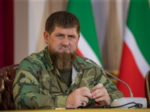<i>Глава Чечни рассказал об отъезде новых добровольцев в зону СВО</i>
