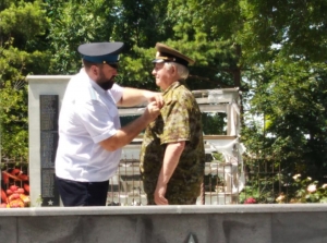 Двух казаков Изобильненского округа отметили войсковыми медалями за усердие в службе