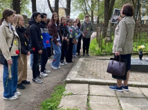 Краеведы рассказали школьникам историю старейшего некрополя Ставрополя