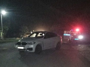 На Ставрополье автоледи на BMW-X6 сбила двух пешеходов - один человек погиб, второй в реанимации