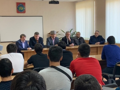 Представители религиозных и национально-культурных организаций провели воспитательную беседу со студентами Нефтекумска