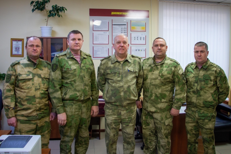 Сотрудники военной автоинспекции Северо-Кавказского округа Росгвардии отмечают профессиональный праздник