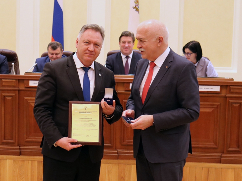 Глава Изобильненского городского округа награжден Почетным знаком ТПП РФ
