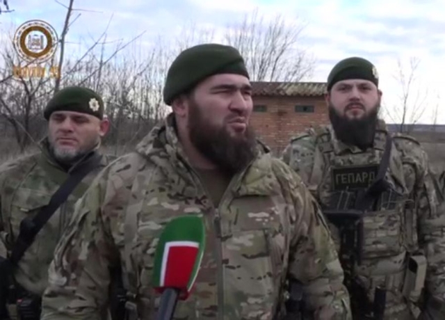 <i>Чеченские бойцы из «Ахмат-1» пресекают вылазки ДРГ противника</i>