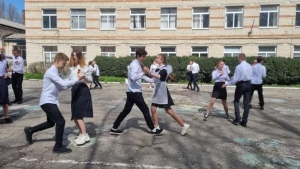 Традиционный Вальс Победы станцуют полторы тысячи школьников Предгорья