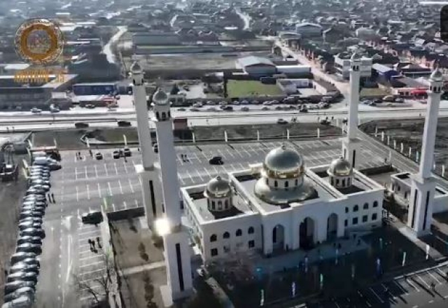<i>В новом городе Чечни открыли мечеть имени Марьям Делимхановой</i>