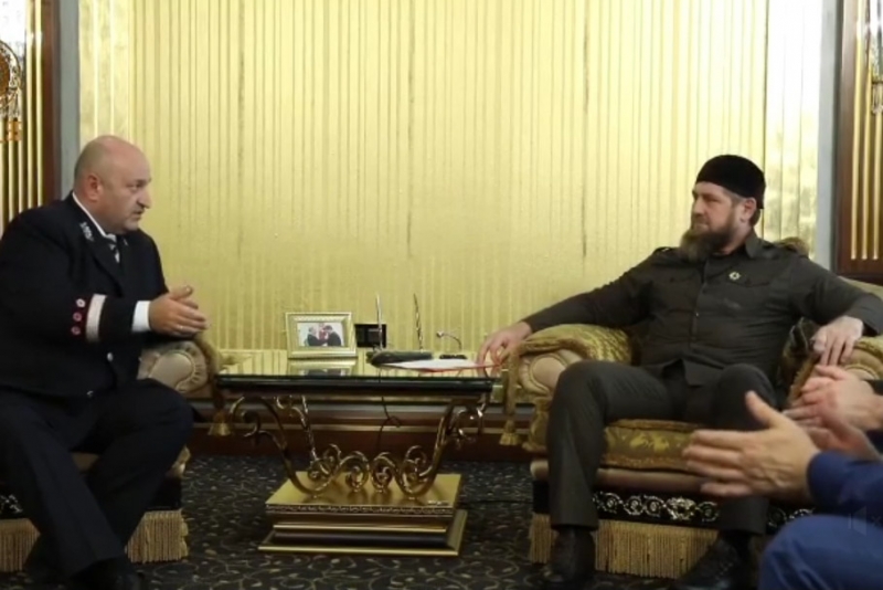 Начальник СКЖД рассказал Рамзану Кадырову о зарплатах в отрасли и молельных комнатах