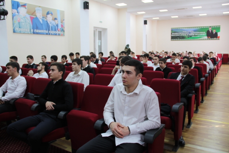 В Грозном студентам разъяснили правила поведения при встрече с наркоторговцами